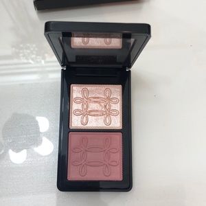 MAC Nutcracker Sweet Peach Face Compact